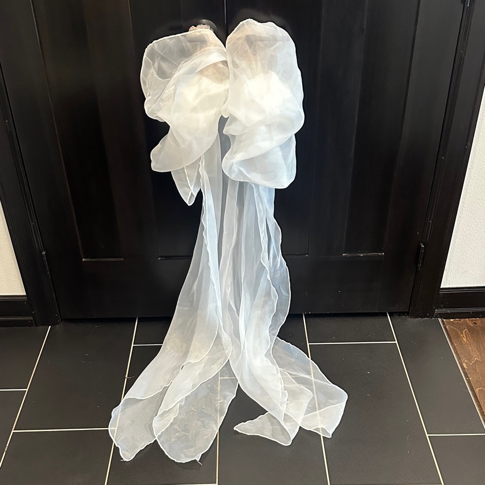 Elegant Sheer White wedding dress sleeves.